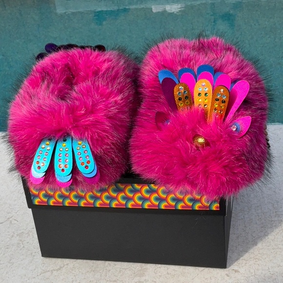 Kurt Geiger Eagle Fluff Slippers New In Box Size 8-9 - Picture 7 of 12
